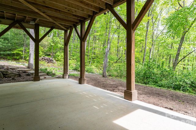 587 Autumn Sky Drive, Hendersonville, NC 28792