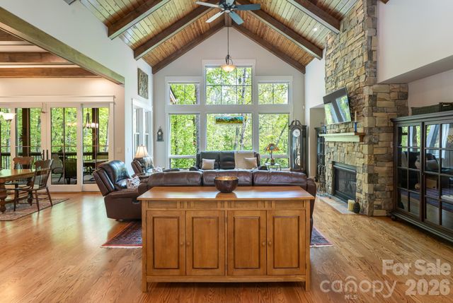 587 Autumn Sky Drive, Hendersonville, NC 28792