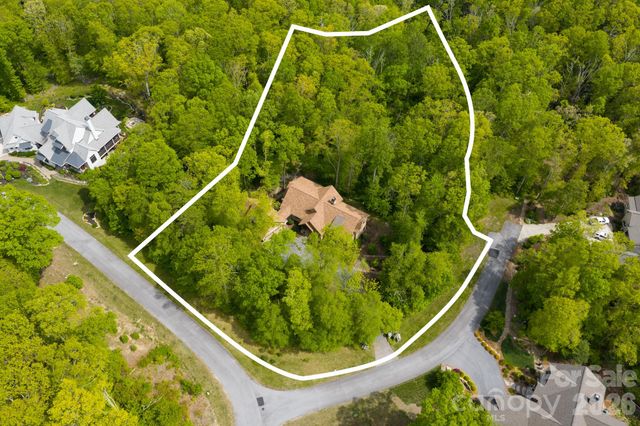 587 Autumn Sky Drive, Hendersonville, NC 28792