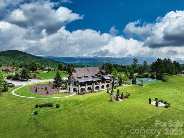 587 Autumn Sky Drive, Hendersonville, NC 28792