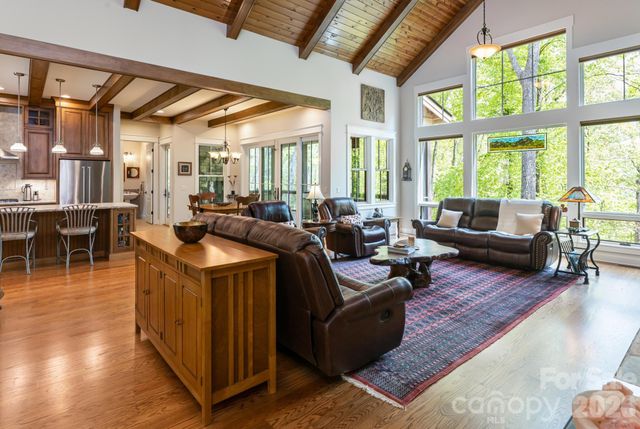 587 Autumn Sky Drive, Hendersonville, NC 28792
