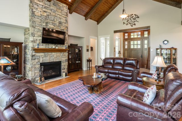 587 Autumn Sky Drive, Hendersonville, NC 28792