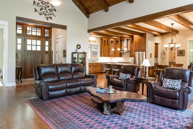 587 Autumn Sky Drive, Hendersonville, NC 28792