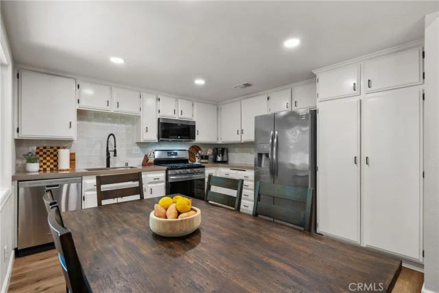 28818 Oak Spring Canyon Road, Canyon Country, CA 91387