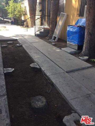 8504 S San Pedro Street, Los Angeles, CA 90003