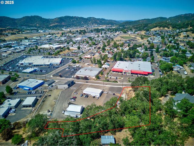 797 Ne GARDEN VALLEY Blvd, Roseburg, OR 97470