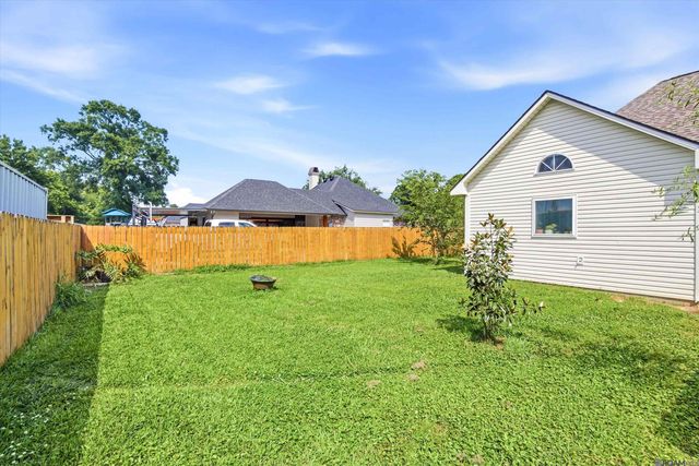 2047 Falconcrest Dr, Denham Springs, LA 70726