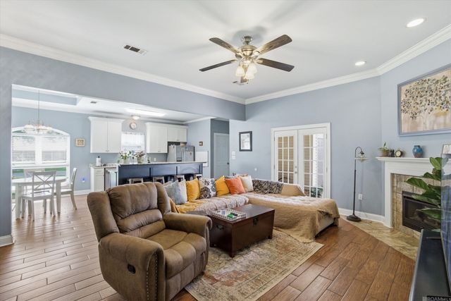 2047 Falconcrest Dr, Denham Springs, LA 70726