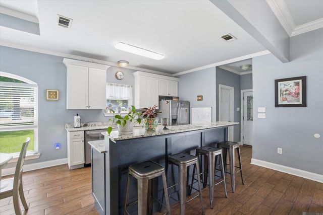 2047 Falconcrest Dr, Denham Springs, LA 70726