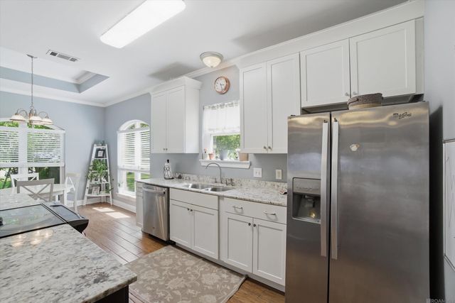 2047 Falconcrest Dr, Denham Springs, LA 70726