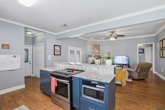 2047 Falconcrest Dr, Denham Springs, LA 70726