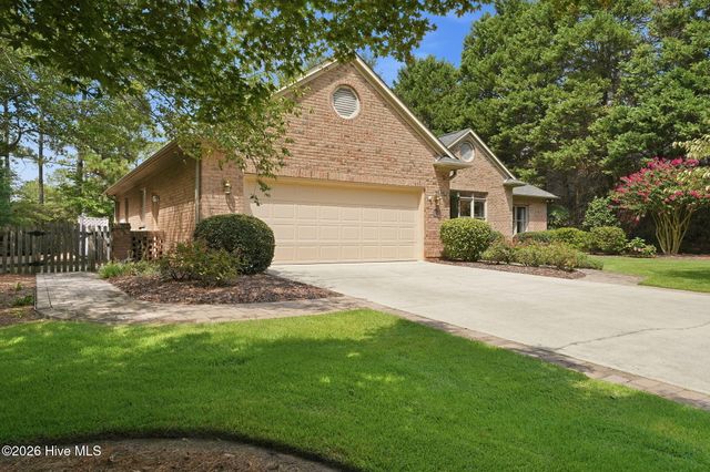 10 Eldorado Lane, Pinehurst, NC 28374