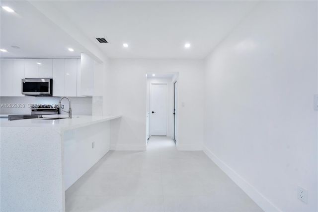 6566 SW 35th St, Miami, FL 33155