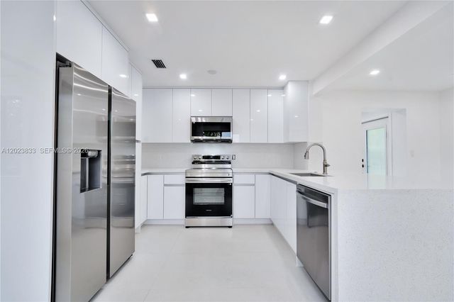 6566 SW 35th St, Miami, FL 33155