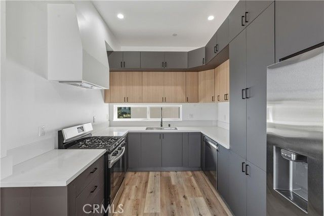 121 S Coronado Street, Los Angeles, CA 90057