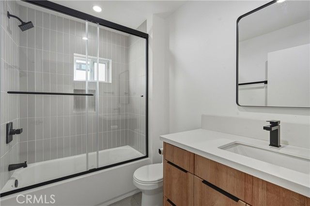 121 S Coronado Street, Los Angeles, CA 90057