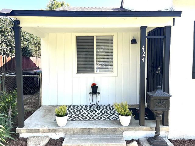 424 N Lazard Street, San Fernando, CA 91340