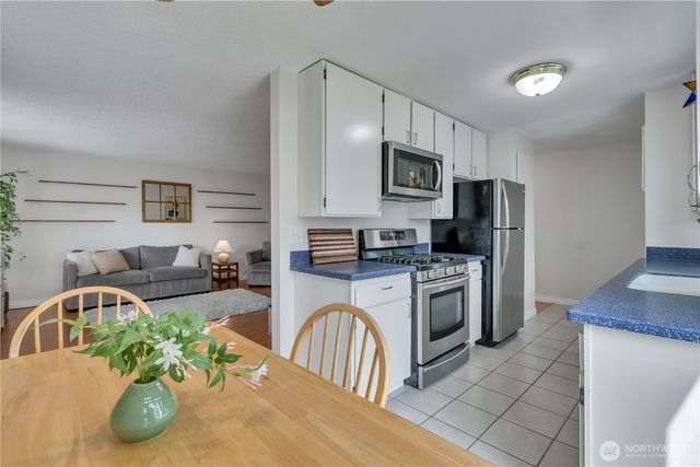 131 S 324th Place, Federal Way, WA 98003