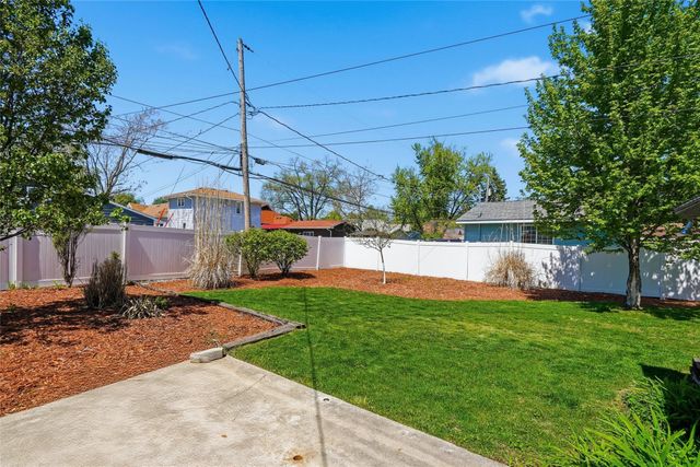 504 4th Street, West Des Moines, IA 50265