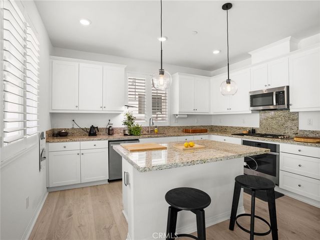1705 Gold Medal Ln, Redlands, CA 92374