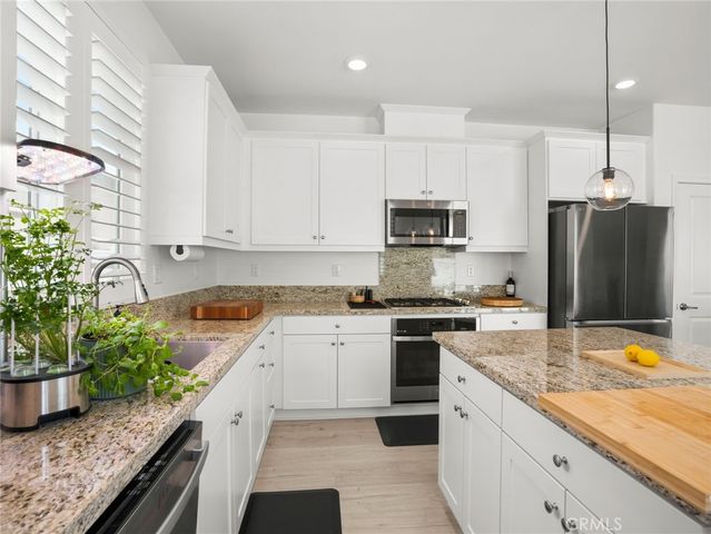 1705 Gold Medal Ln, Redlands, CA 92374