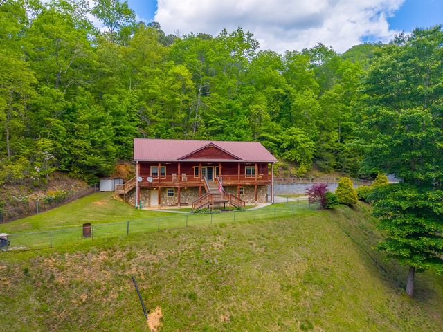 155 Mountain Laurel Road, Robbinsville, NC 28771