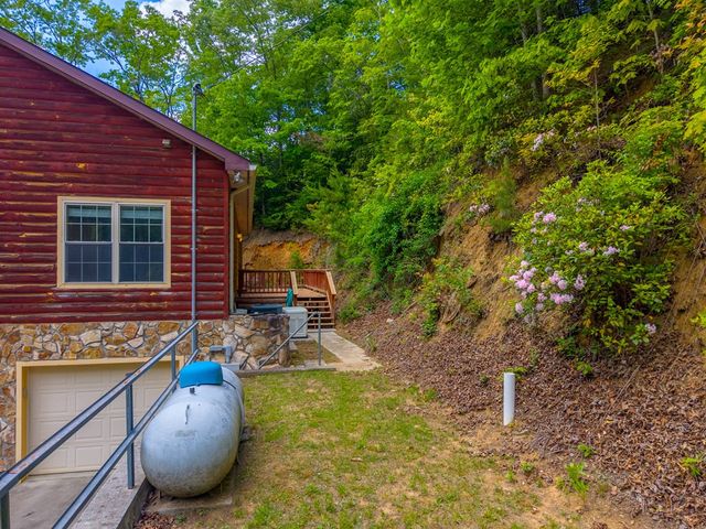 155 Mountain Laurel Road, Robbinsville, NC 28771