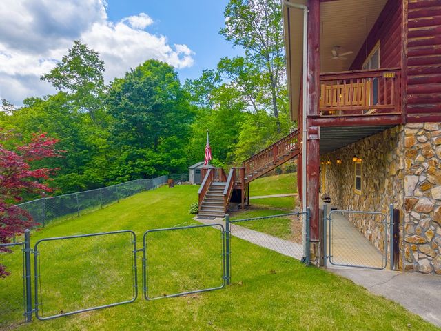 155 Mountain Laurel Road, Robbinsville, NC 28771