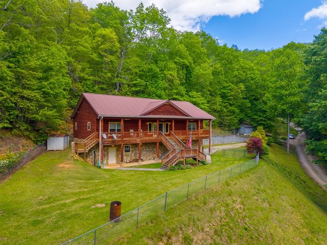 155 Mountain Laurel Road, Robbinsville, NC 28771