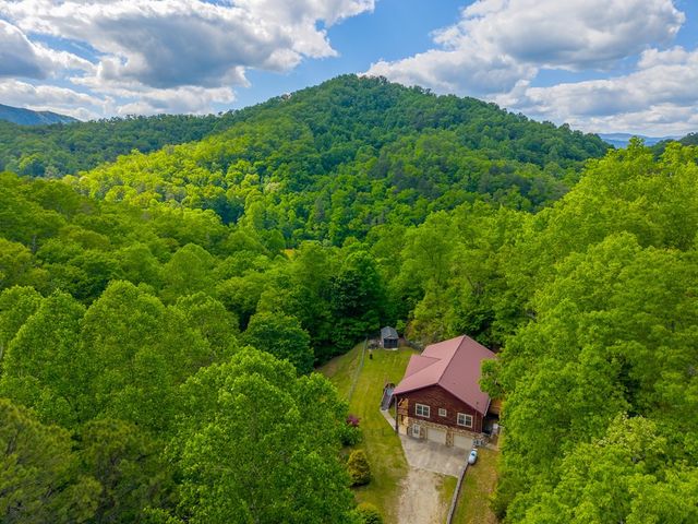 155 Mountain Laurel Road, Robbinsville, NC 28771