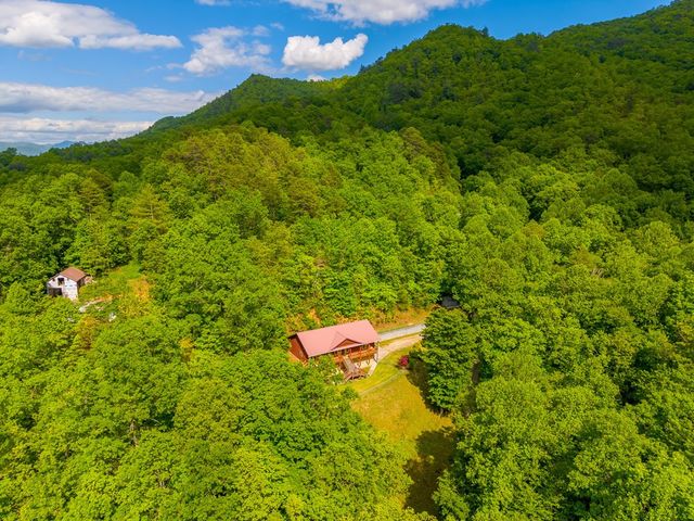 155 Mountain Laurel Road, Robbinsville, NC 28771