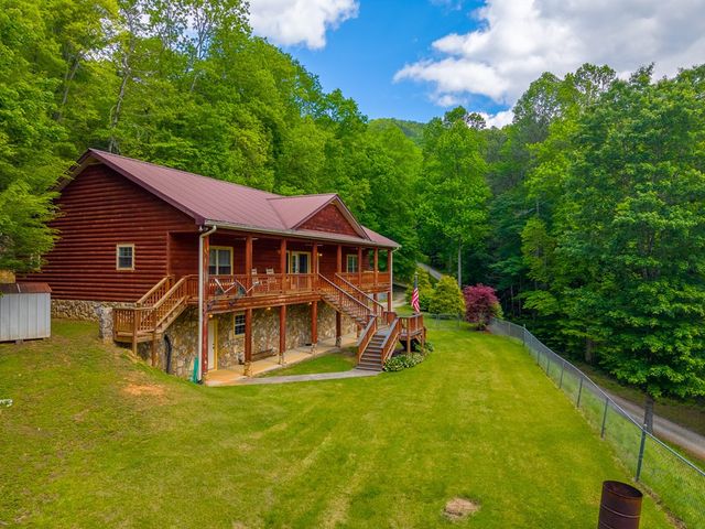 155 Mountain Laurel Road, Robbinsville, NC 28771