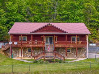 155 Mountain Laurel Road, Robbinsville, NC 28771