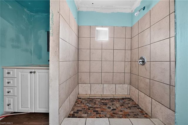 1846 Maple DR, Fort Myers, FL 33907