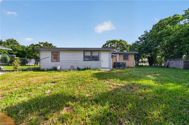 1846 Maple DR, Fort Myers, FL 33907