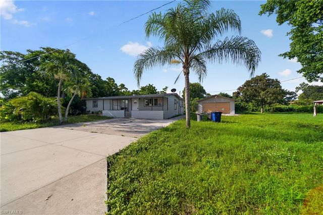 1846 Maple DR, Fort Myers, FL 33907