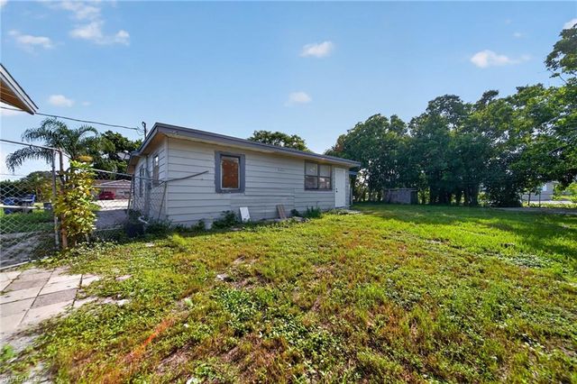1846 Maple DR, Fort Myers, FL 33907