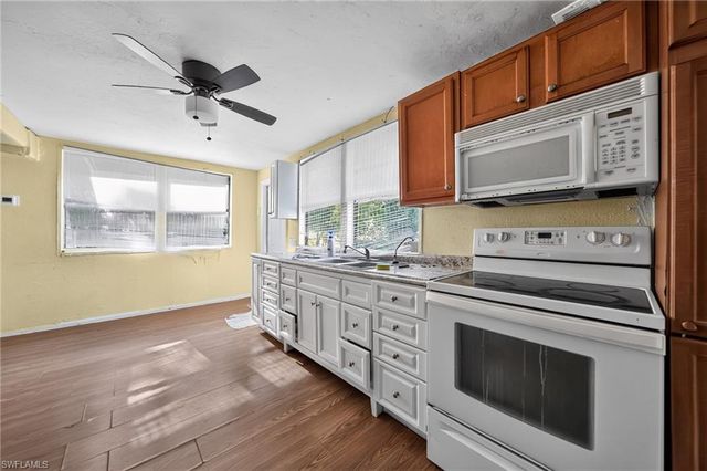 1846 Maple DR, Fort Myers, FL 33907