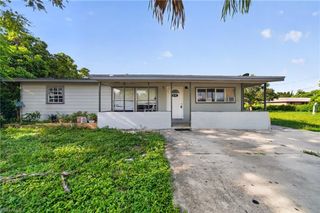 1846 Maple DR, Fort Myers, FL 33907