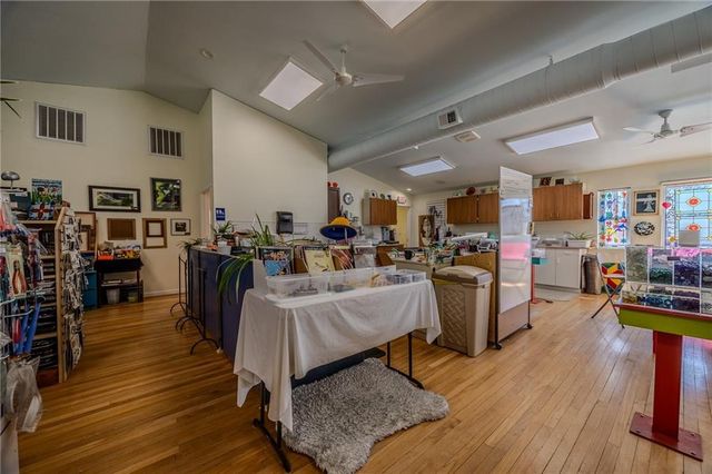 1900 S Broadway Street, Oak Grove, MO 64075