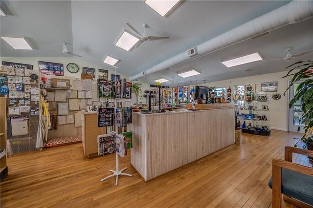 1900 S Broadway Street, Oak Grove, MO 64075