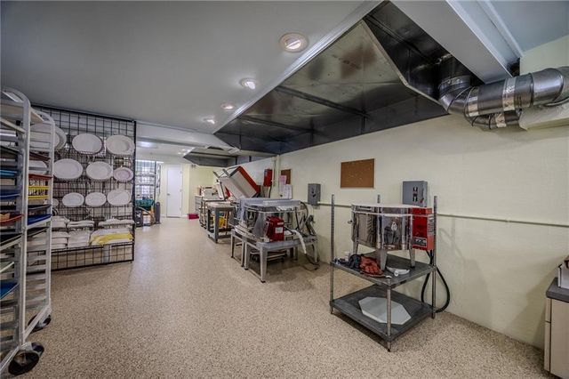 1900 S Broadway Street, Oak Grove, MO 64075