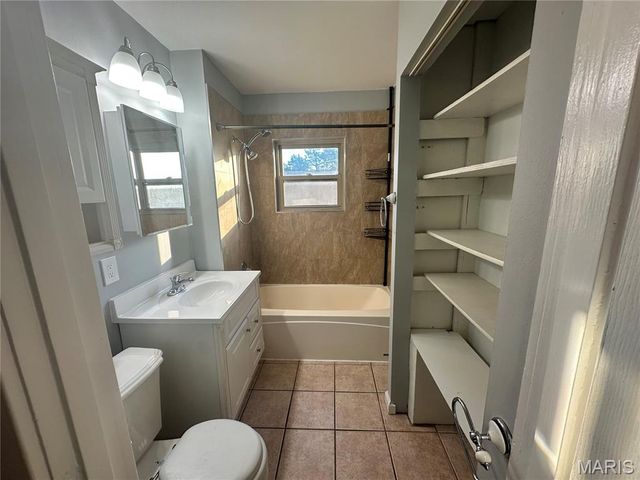4867 Hamburg Avenue, St Louis, MO 63123