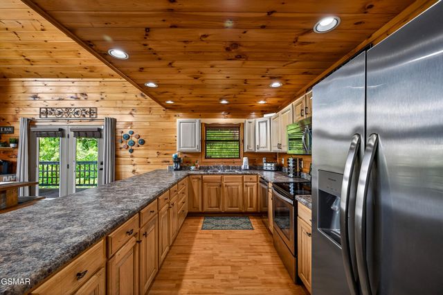 2428 Breezy Road, Sevierville, TN 37876