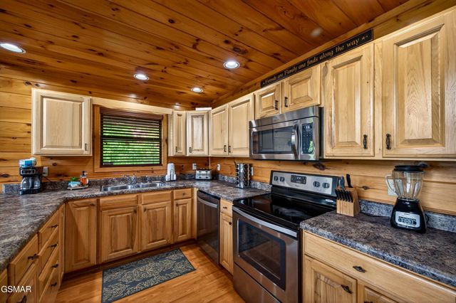 2428 Breezy Road, Sevierville, TN 37876