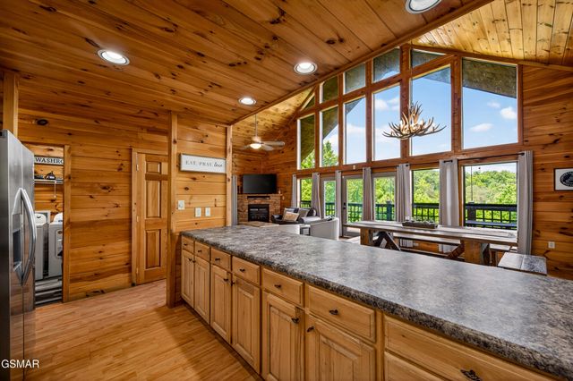 2428 Breezy Road, Sevierville, TN 37876