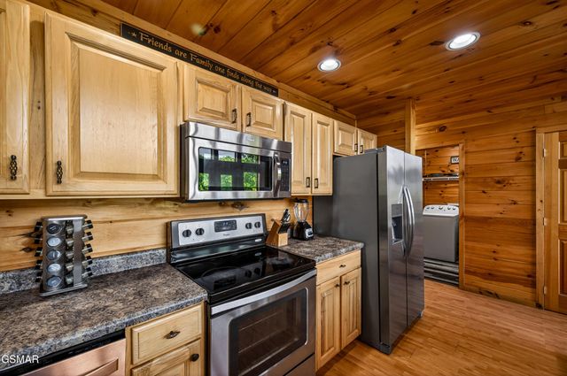 2428 Breezy Road, Sevierville, TN 37876