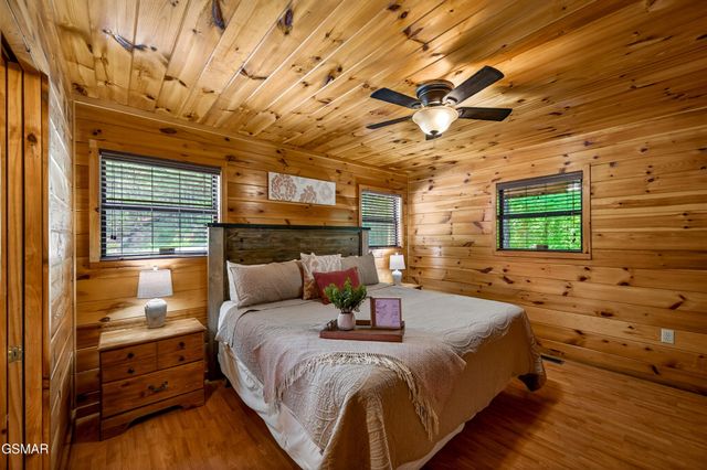 2428 Breezy Road, Sevierville, TN 37876