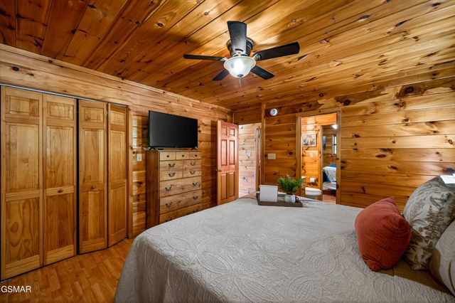 2428 Breezy Road, Sevierville, TN 37876