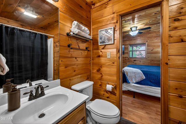 2428 Breezy Road, Sevierville, TN 37876